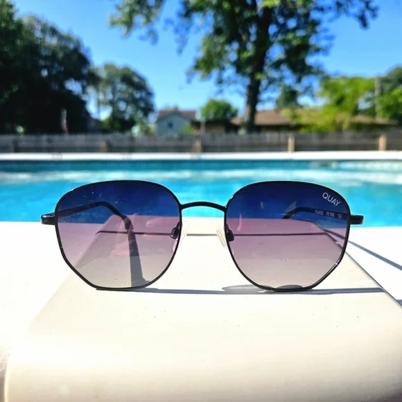 Quay Polarized Sunglasses - Picture 6 of 6